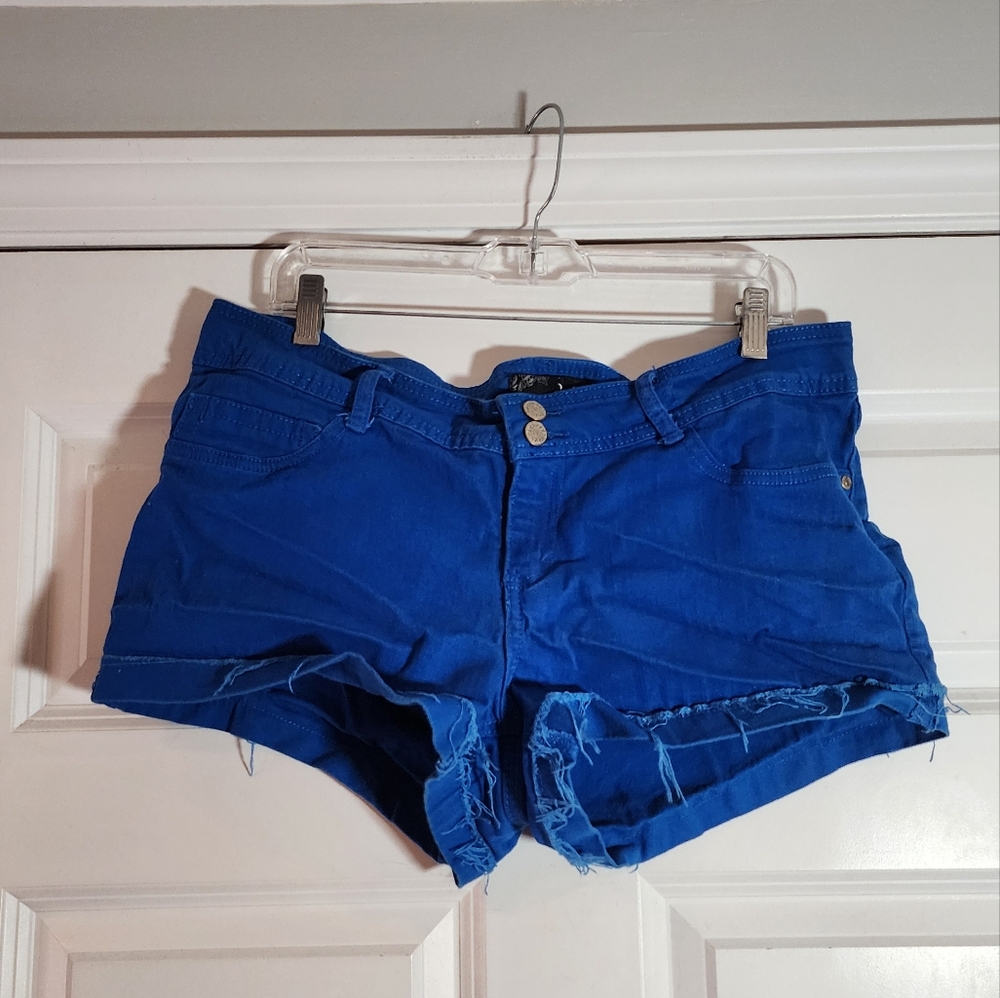Dots Classy Blue Frayed Hem Denim Women's Shorts Size 14